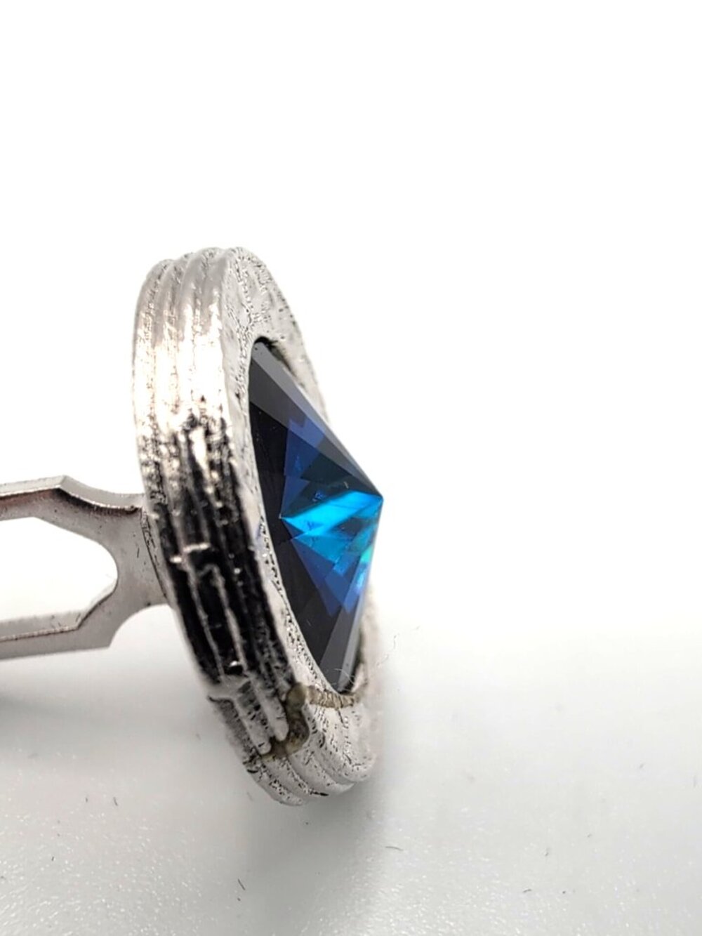 Silver Tone Cufflinks w/ Large Blue Faux Gemstones 7/8" Diam + Matching Tie Tack - Picture 3 of 7